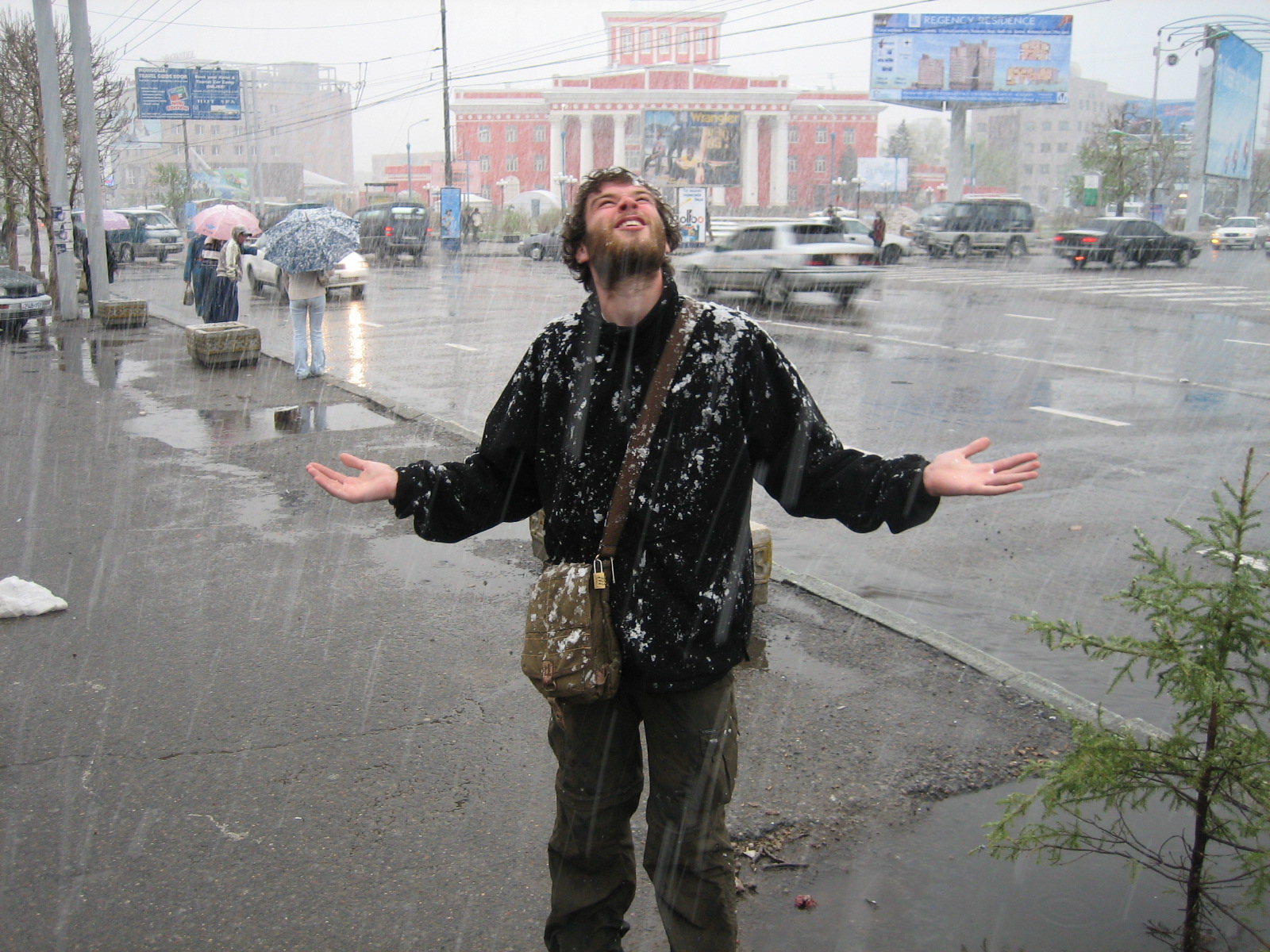 Weather in Mongolia - snow in Ulaanbaatar in May