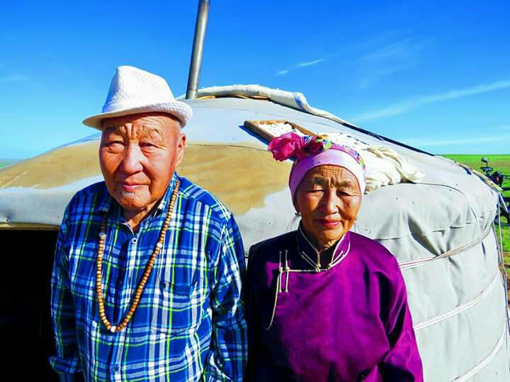 Meet Arildiipurev of Erdenedalai (they are Turuu's parents). This great image was taken outside their ger in Mongolia's middle Gobi.