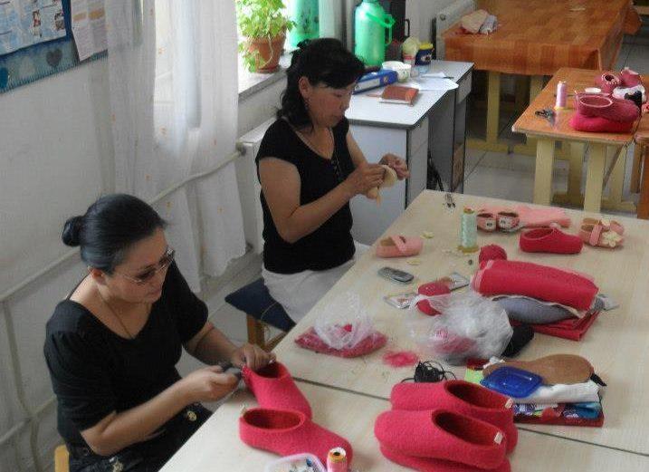 Making felt Asral NGO