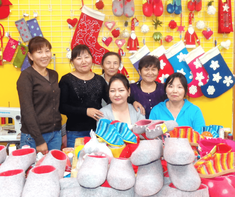 Asral NGO felting workshop in Mongolia
